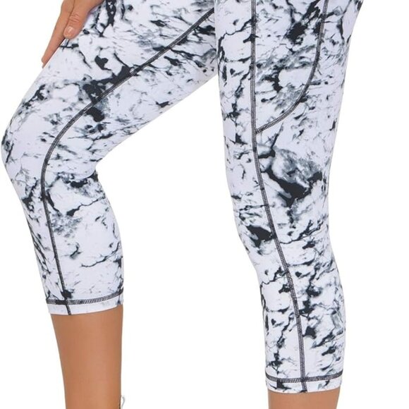 High Waist Capri Leggings in Marble White: Tummy Control & Practical Pockets - Picture 1 of 6